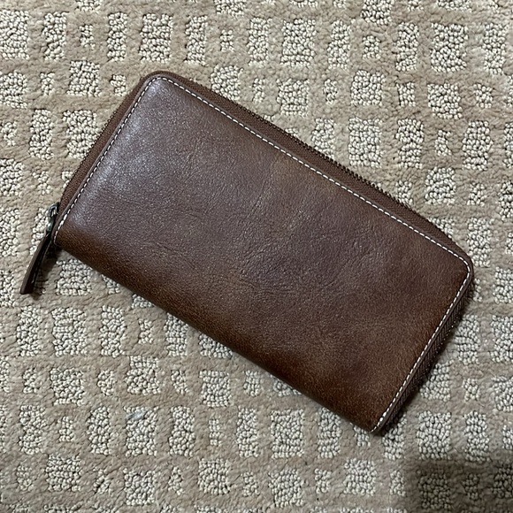 Roots Clutch - used for a week, leather - Picture 5 of 6